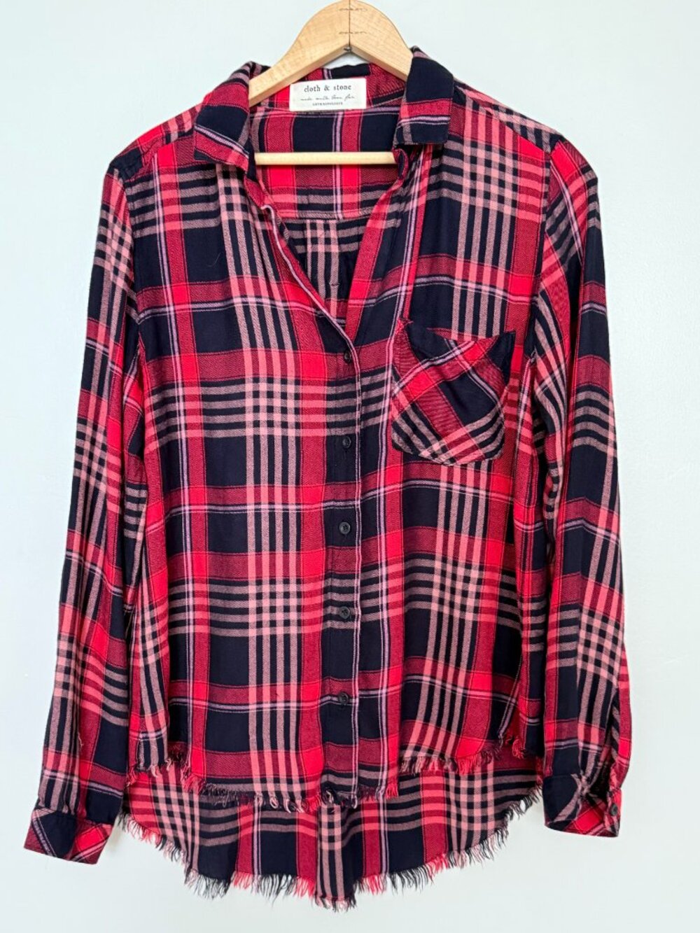 Cloth & Stone Anthropologie Plaid Button Down Women’s S Red Black Boyfriend